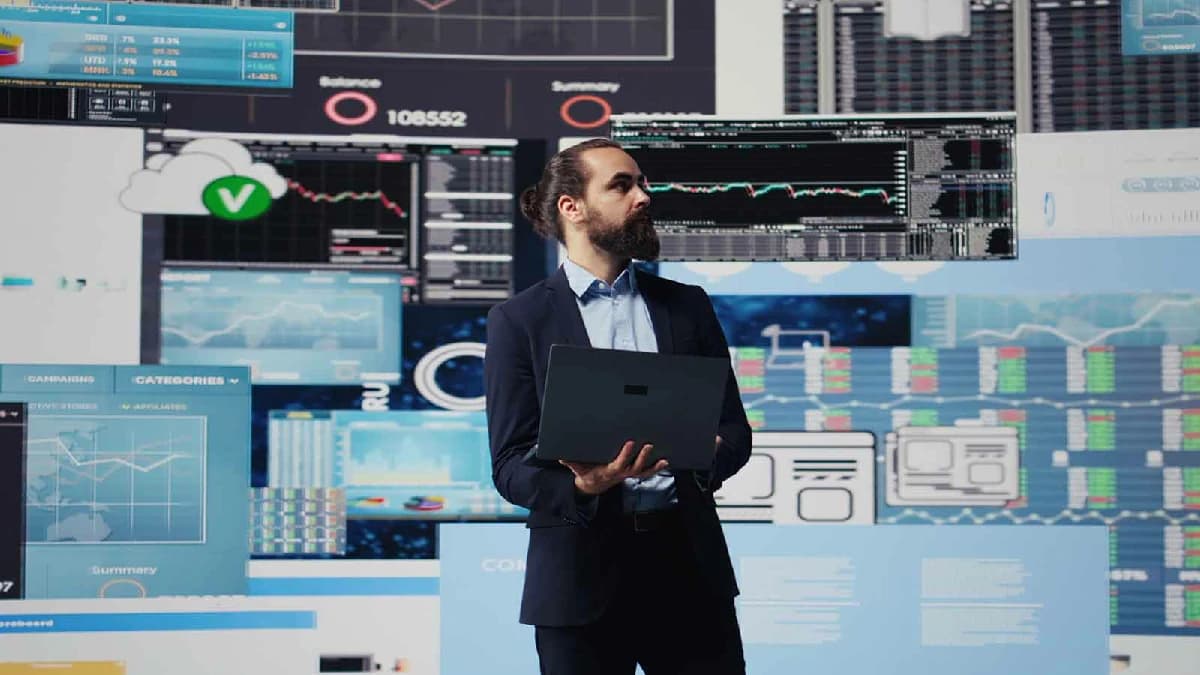 How Finance Leaders Use Business Intelligence for Strategic Decisions 1122
